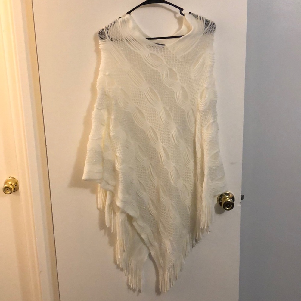 Accessory street poncho